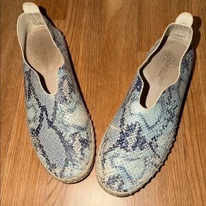 Ilse Jacobsen Blue Snakeskin slip ons